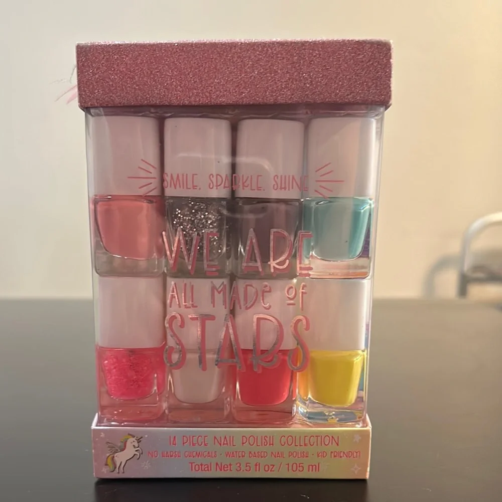 Nail Blinger ultimate nail wand and set of 14 Nail colors